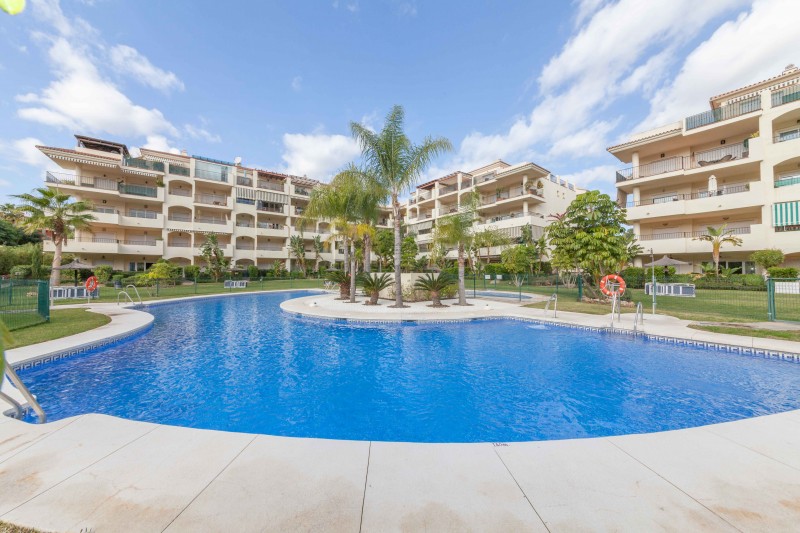 La Cala Hills apartamento con jardín en venta